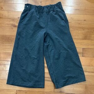 Lululemon Hello Sunday Crop Heathered Mod Black